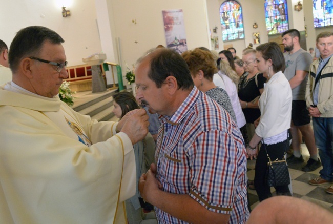 Przyjęcie szkaplerza w skarżyskim sanktuarium