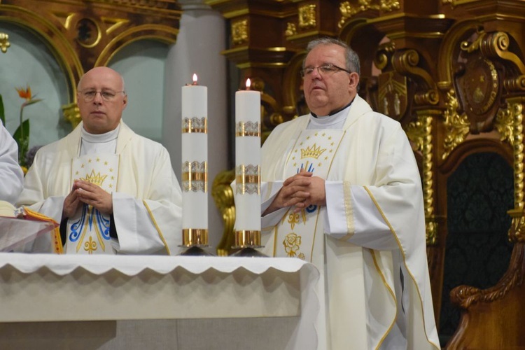 20-lecia parafii pw. Najświętszego Zbawiciela i Matki Bożej z Góry Karmel w Strzegomiu.