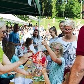 Wokół jaworzańskiego amfiteatru niedzielne popołudnie spędzały całe rodziny