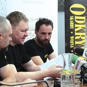 Badacze są zadowoleni z wyników swoich prac. Od lewej: Łukasz Orlicki, Krzysztof Krzyżanowski i Piotr Maszkowski.