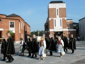 Przez życie z księgą Ewangelii