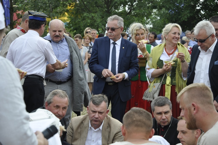 Łowickie Żniwa w skansnie w Maurzycach