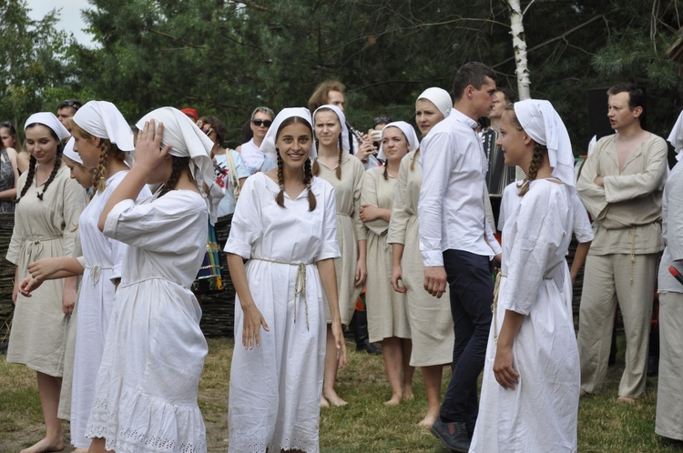 Łowickie Żniwa w skansnie w Maurzycach