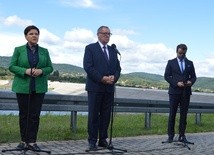 Premier Beata Szydło otworzyła zbiornik wodny w Świnnej Porębie
