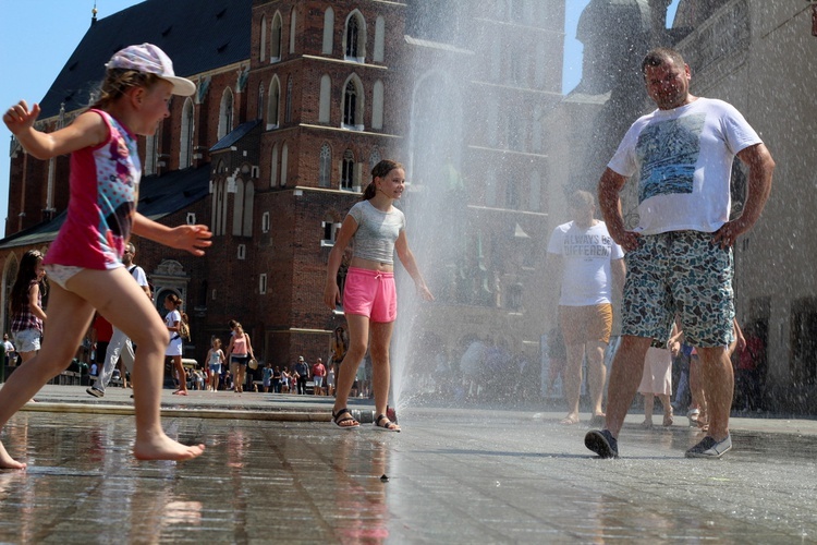 Kraków walczy z upałami