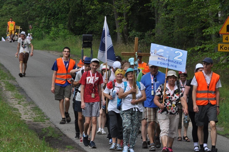 Pielgrzymka Piesza na Jasną Górę - drugi dzień drogi