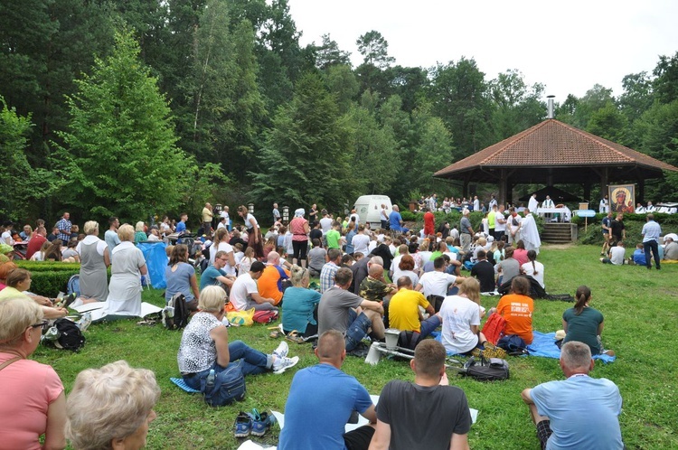 Pielgrzymka Piesza na Jasną Górę - drugi dzień drogi