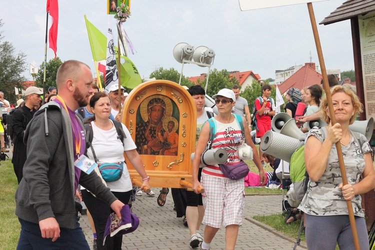 Z Trzebnicy w stronę Oleśnicy