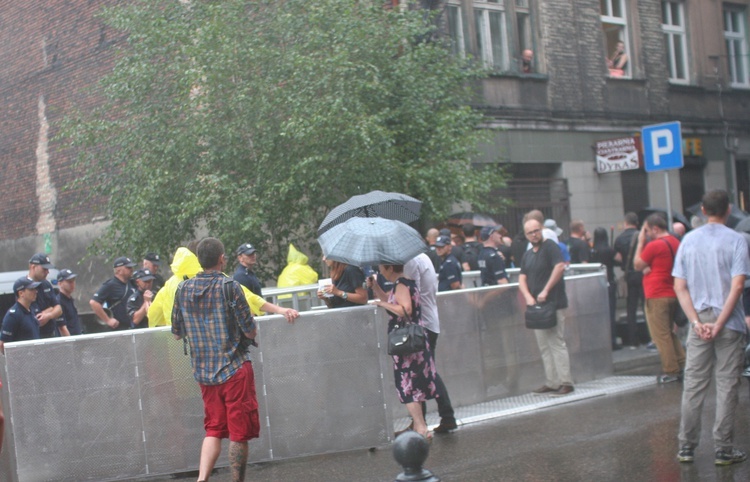 Protestowali przeciwko "Klątwie"