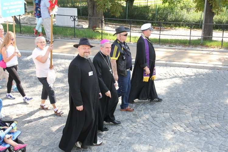 Z Sandomierza do Czarnej Madonny