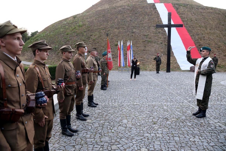 Capstrzyk przy kopcu Piłsudskiego