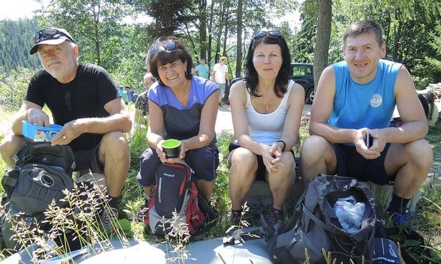 Wiele osób przychodzi na ewangelizacyjne spotkania regularnie, w każdą sobotę