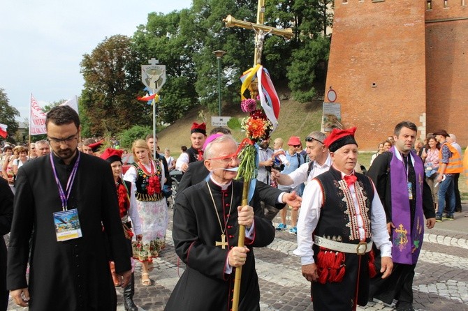 Wyjście Pieszej Pielgrzymki Krakowskiej z Wawelu na Jasną Górę