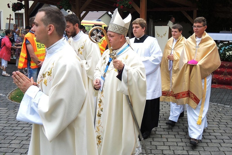 26. Piesza Pielgrzymka Bielsko-Żywiecka na Jasną Górę - Msza św. w Hałcnowie