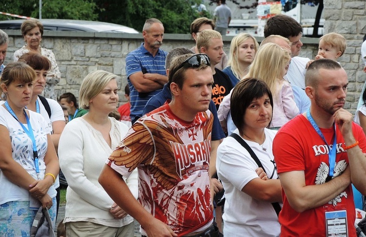 26. Piesza Pielgrzymka Bielsko-Żywiecka na Jasną Górę - Msza św. w Hałcnowie