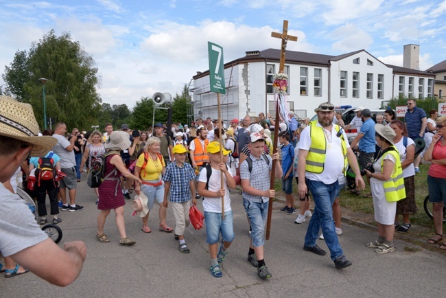 Wyruszyła pielgrzymka radomska na Jasną Górę