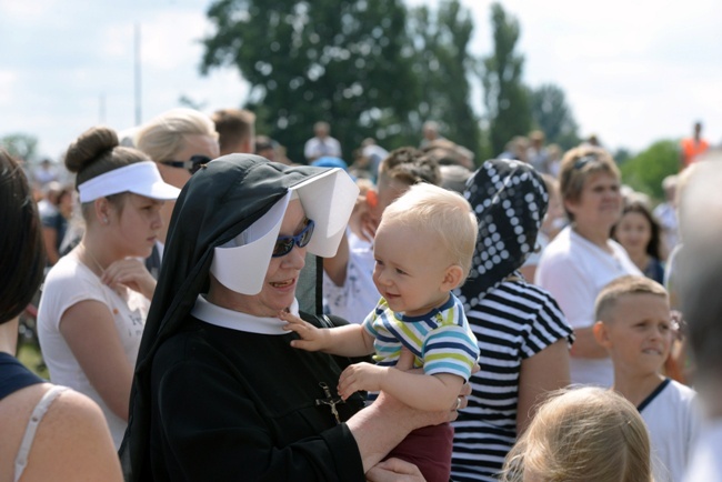 Wyruszyła pielgrzymka radomska na Jasną Górę