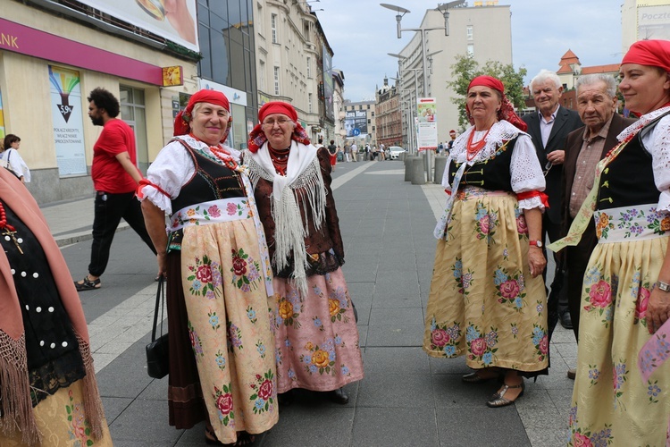 Spotkanie w strojach śląskich w Katowicach