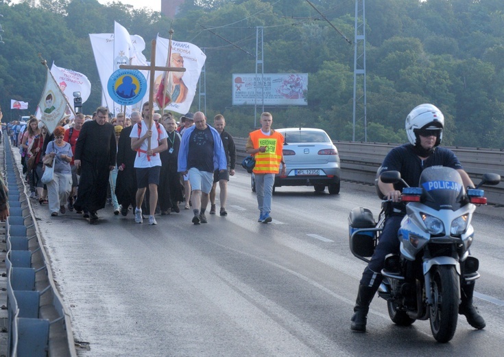 Wyjście pielgrzymki w obiektywie Jana Waćkowskiego