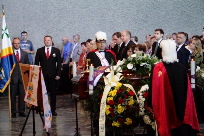 Uroczystości pogrzebowe śp. ks. Marka Leśniaka - Arka Pana