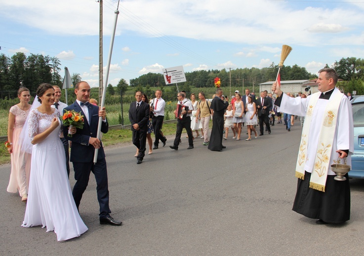 "Siedemnastki" w Lewiczynie. Pielgrzymkowy ślub