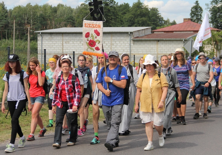 "Siedemnastki" w Lewiczynie. Pielgrzymkowy ślub