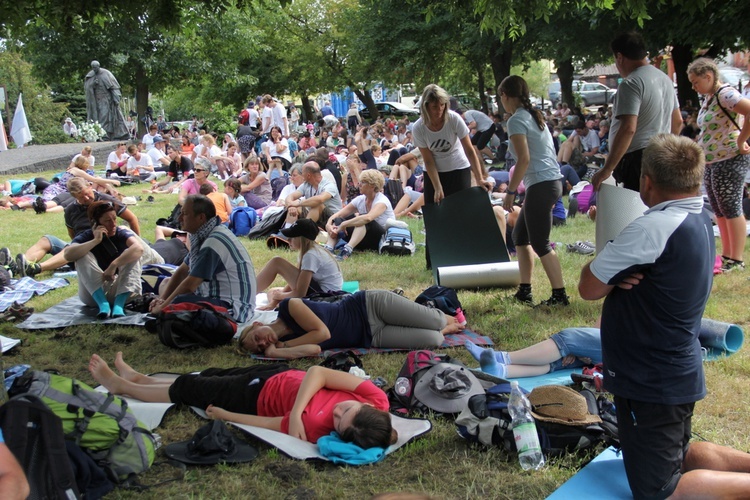 "Siedemnastki" w Lewiczynie. Pielgrzymkowy ślub