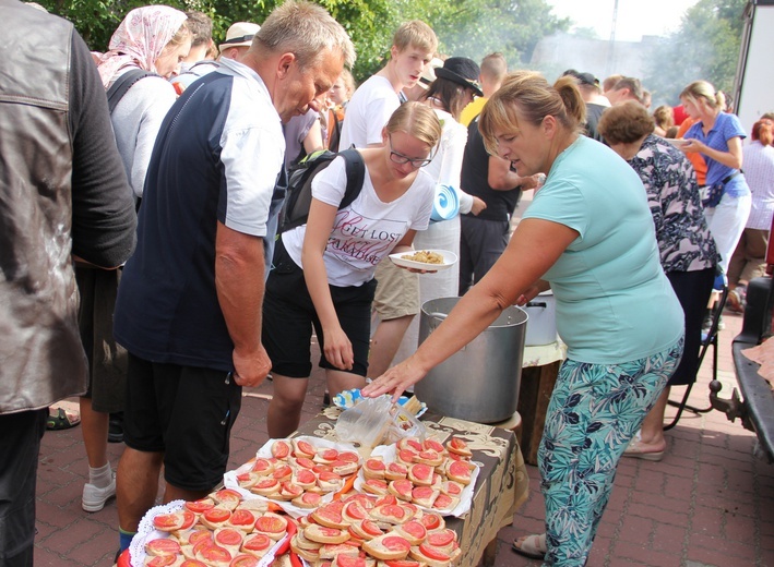 "Siedemnastki" w Lewiczynie. Pielgrzymkowy ślub