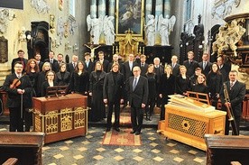 Stanisław Gałoński z zespołem Collegium Zieleński, z którym wykonuje utwory muzyki dawnej.