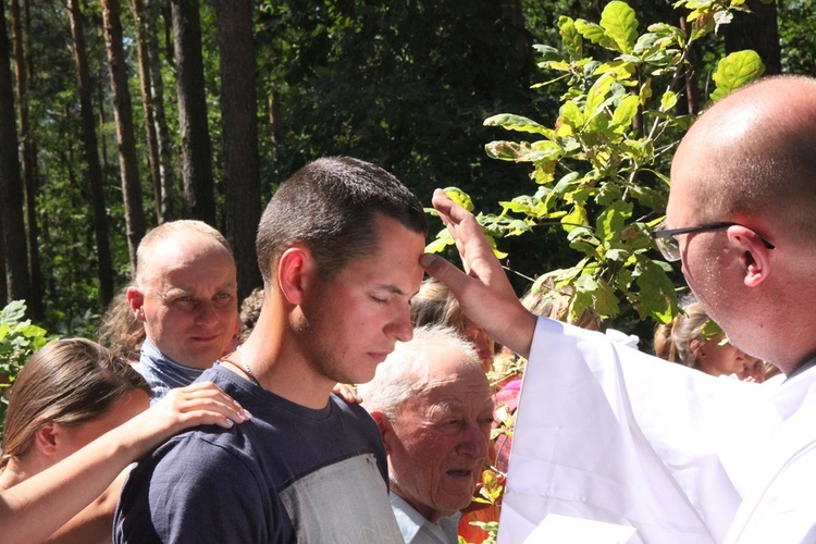 Msza św. w lesie za Dąbrową i dalsza droga