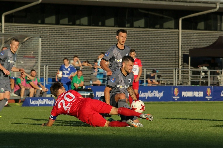 Legia Warszawa wygrała z Wisłą Puławy 4:1. Do niespodzianki było daleko jak do Księżyca