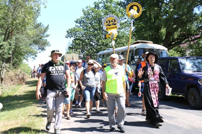 Kolumna radomska trzeci dzień w drodze