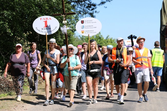 Kolumna radomska trzeci dzień w drodze