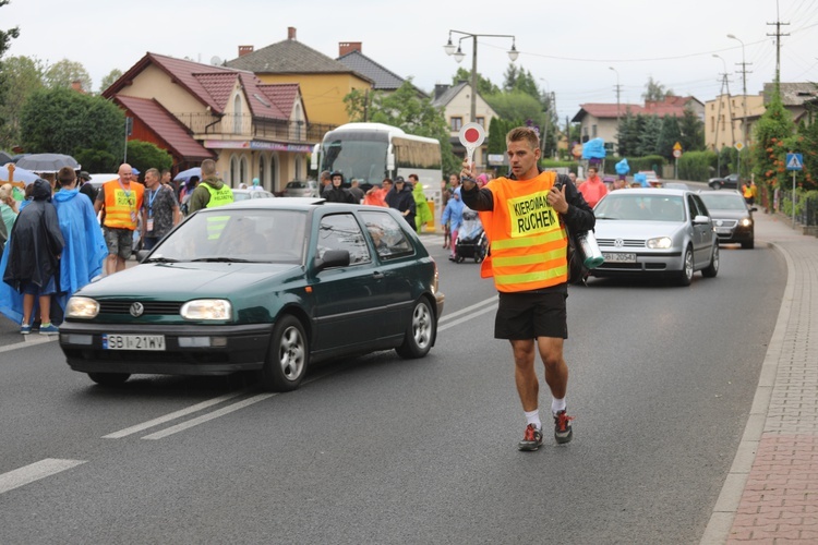 26. pielgrzymka z Hałcnowa na Jasną Górę - w Wilamowicach - 2017