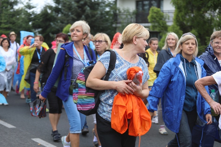 26. pielgrzymka z Hałcnowa na Jasną Górę - w Wilamowicach - 2017