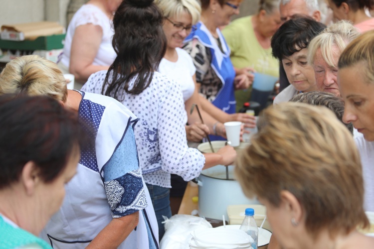 26. pielgrzymka z Hałcnowa na Jasną Górę - w Wilamowicach - 2017