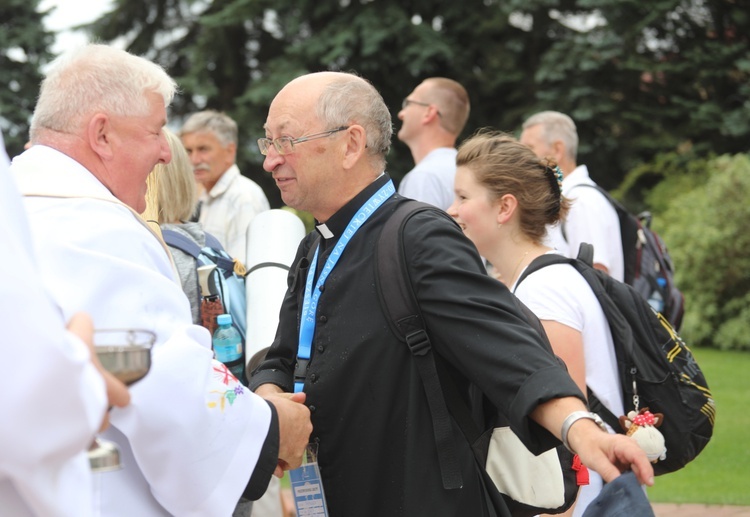 26. pielgrzymka z Hałcnowa na Jasną Górę - w Wilamowicach - 2017