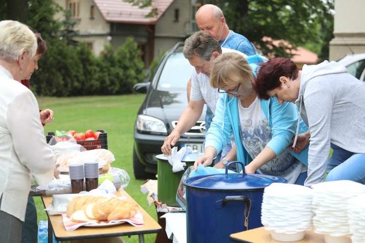 26. pielgrzymka z Hałcnowa na Jasną Górę - w Wilamowicach - 2017