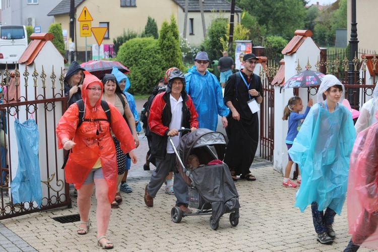 26. pielgrzymka z Hałcnowa na Jasną Górę - w Bielanach - 2017