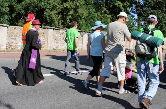 Kolumna skarżyska na szlaku pielgrzymkowym