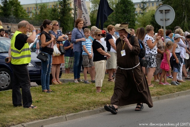 Kolumna opoczyńska w drodze na Jasną Górę