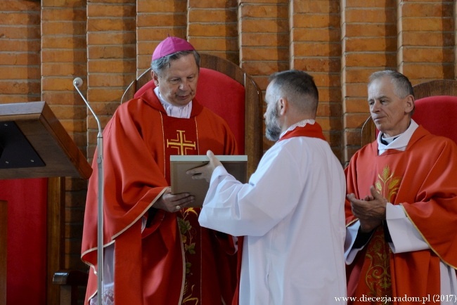 Kolumna opoczyńska w drodze na Jasną Górę