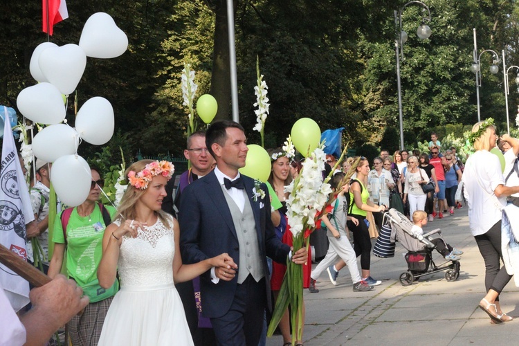 Wejście Pieszej Pielgrzymki Wrocławskiej na Jasną Górę cz. 3