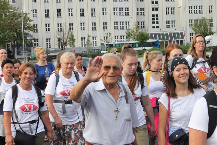 Wejście Pieszej Pielgrzymki Wrocławskiej na Jasną Górę cz. 2