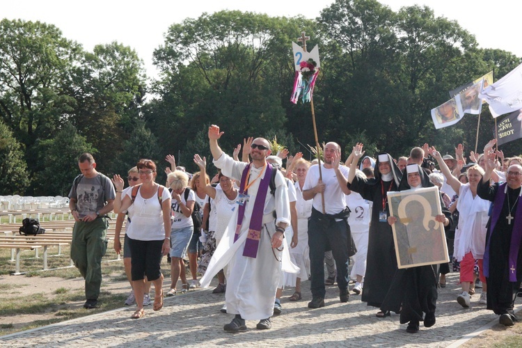 Wejście Pieszej Pielgrzymki Wrocławskiej na Jasną Górę cz. 6