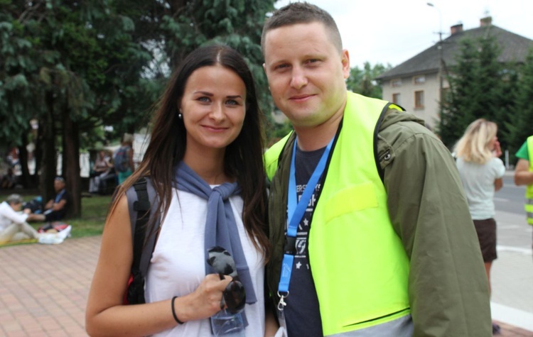 Monika i Piotr Pawiccy poznali się na pielgrzymce i... wędrują wciąż co roku na Jasną Górę