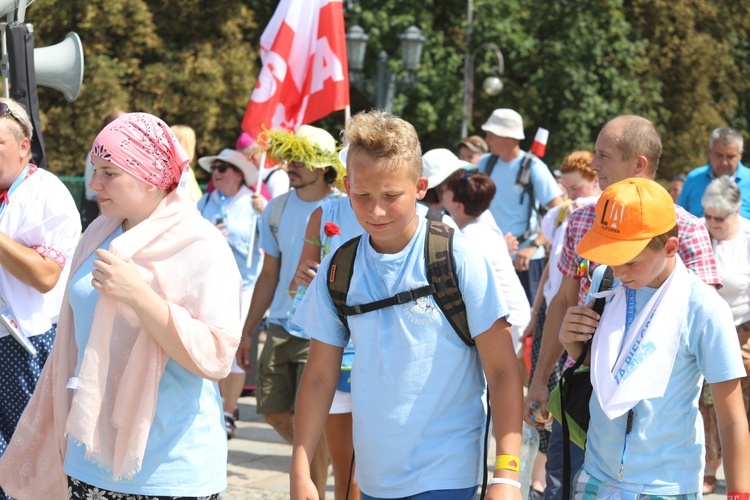 Powitanie 26. Pielgrzymki Diecezji Bielsko-Żywieckiej - grupy hałcnowskie - na Jasnej Górze - 2017