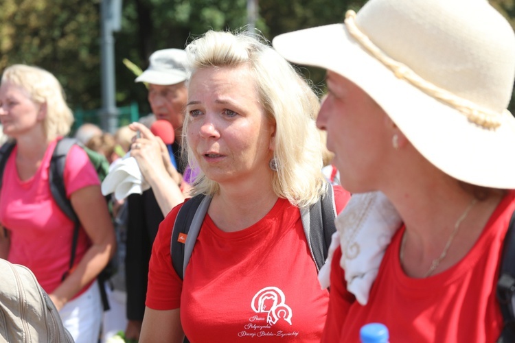 Powitanie 26. Pielgrzymki Diecezji Bielsko-Żywieckiej - grupy hałcnowskie - na Jasnej Górze - 2017