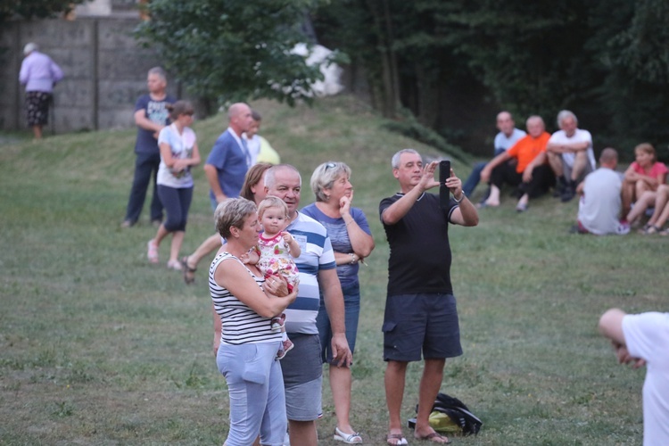 Pogodny wieczór pielgrzymów andrychowskich w Mrzygłodzie - 2017