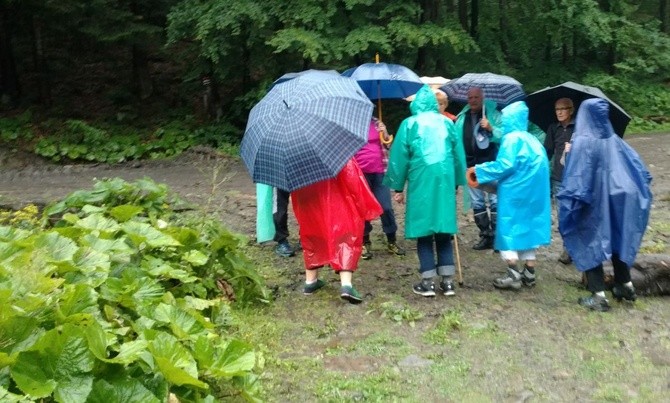 Deszczowy szlak ze Złatnej na Rysiankę - 5. Ewangelizacja w Beskidach